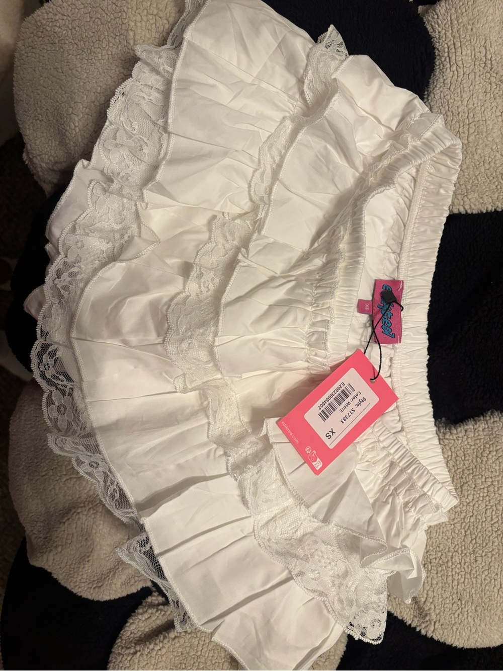 Edikted White Ruffle Lace Skort